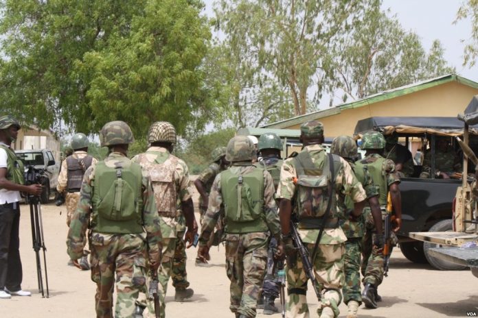 L’ARMÉE NIGÉRIANE REPOUSSE UNE ATTAQUE JIHADISTE CONTRE L’UNE DE SES BASES