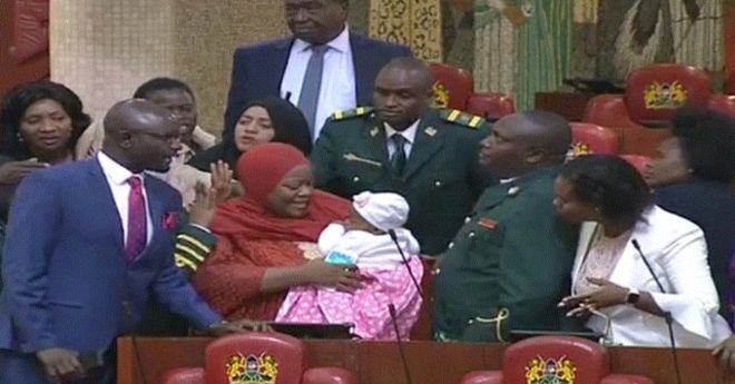 Une députée kényane expulsée du Parlement pour y avoir emmené son bébé