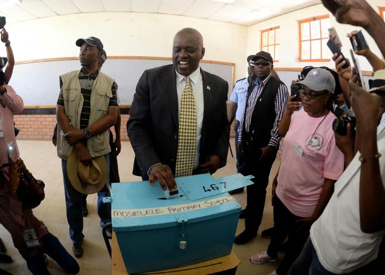 Botswana : le président sortant Masisi déclaré vainqueur des élections